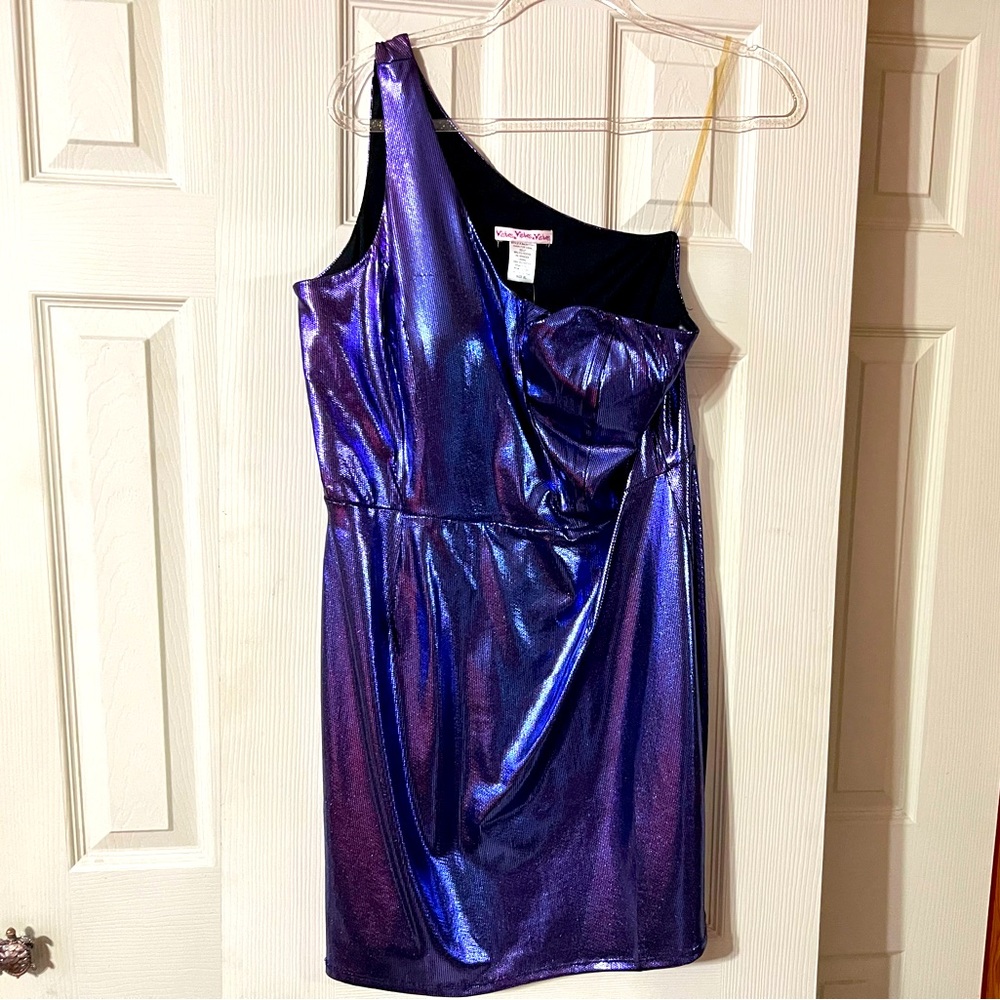 💜NWOT Super Shiny Sleek Women’s Dress💜
